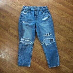 American Eagle Women's Distressed Blue Jeans